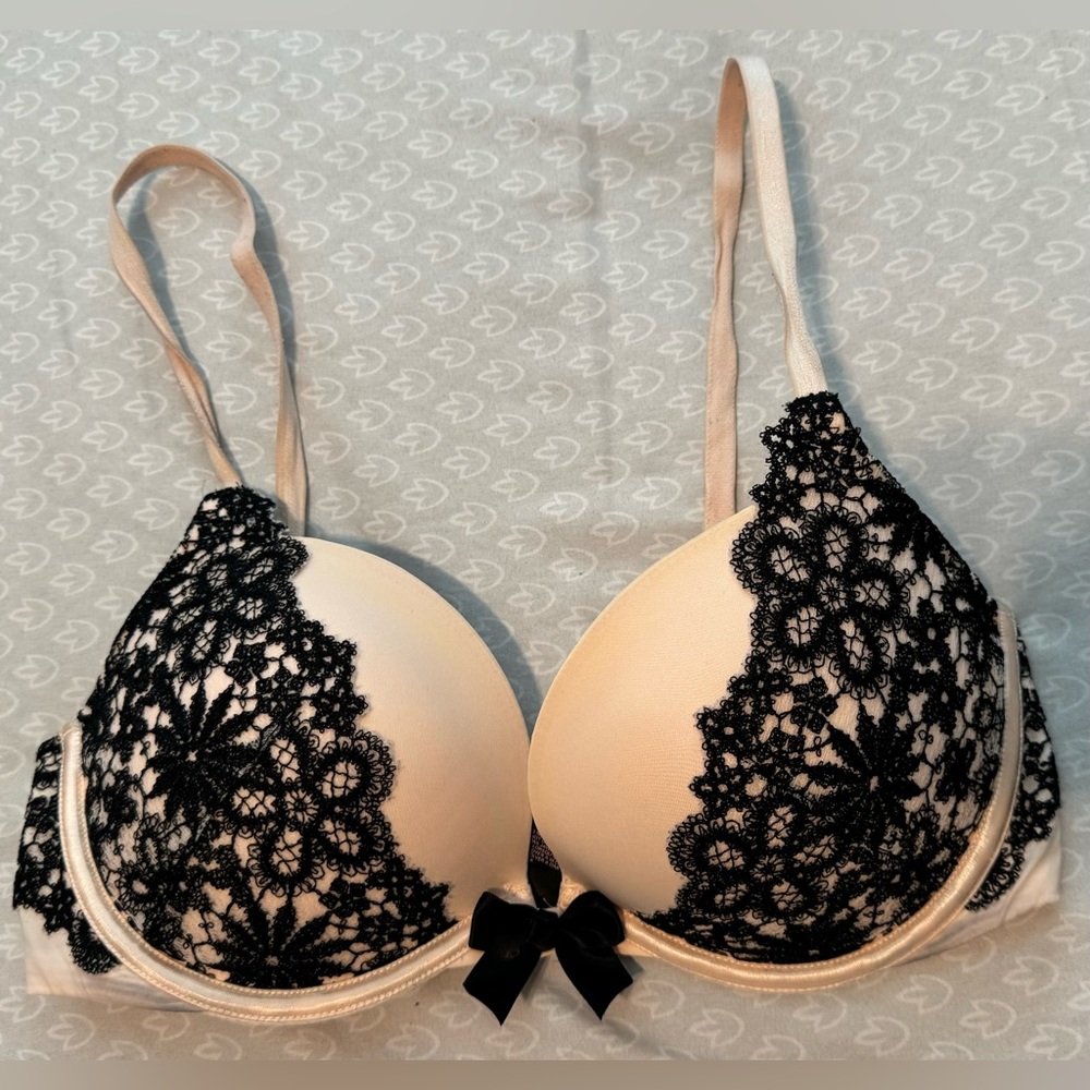 Victorias Secret Black Lace Push Up Bra